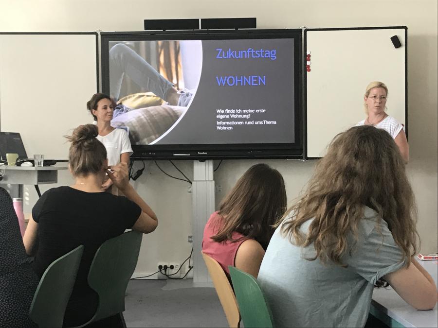 Das Projekt Zukunftstag mit Themen wie Steuern oder Mietrecht.